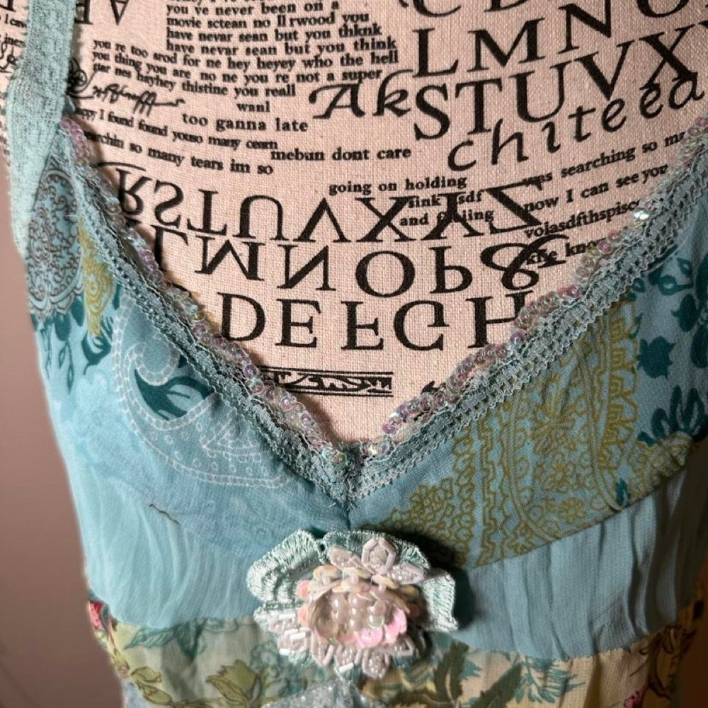 Fairy Blue floral patchwork dress with lace trim and beaded flower detail - Picture 4 of 7
